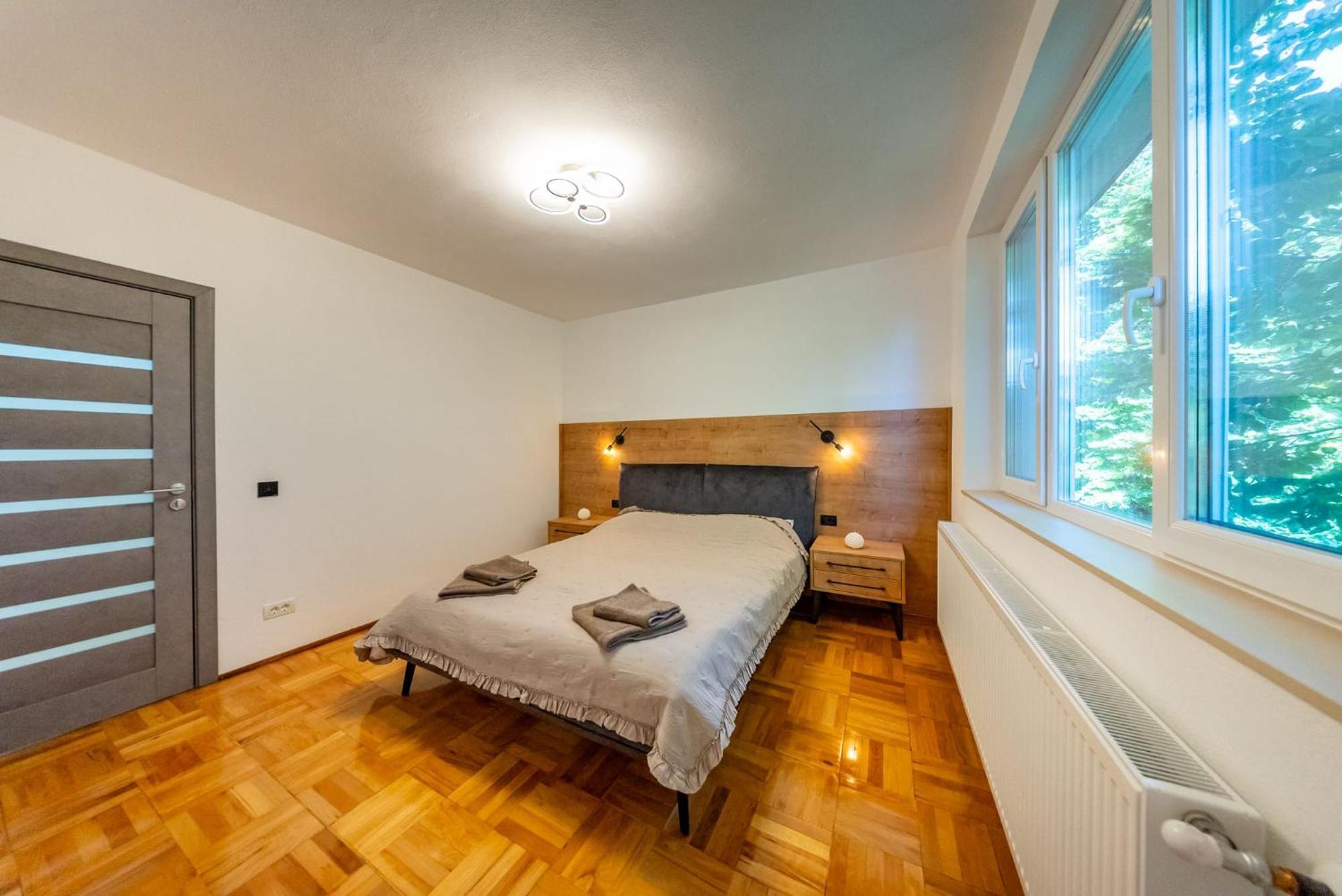 Casa Bella - Apartment In The City Center Arad Esterno foto